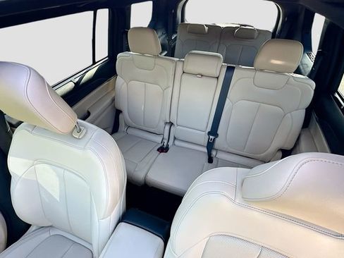 Used 2024 Jeep Grand Cherokee L Limited w/ Luxury Tech Group II image 23