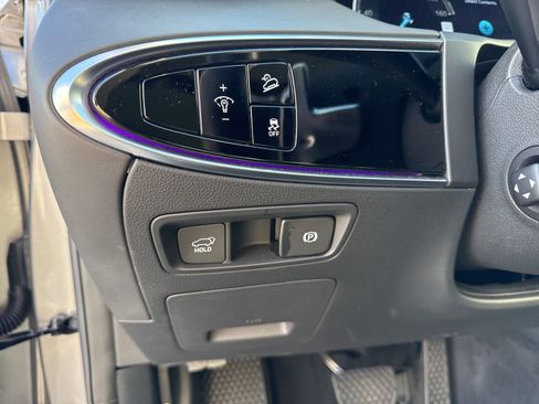 Used 2025 Genesis Electrified GV70 Advanced w/ Prestige Package image 21