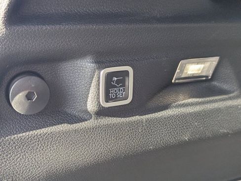 Used 2023 Jeep Grand Cherokee L Limited w/ Trailer Tow Group (B) image 32