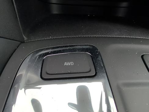 Used 2024 Chevrolet Equinox LT AWD/4WD image 15