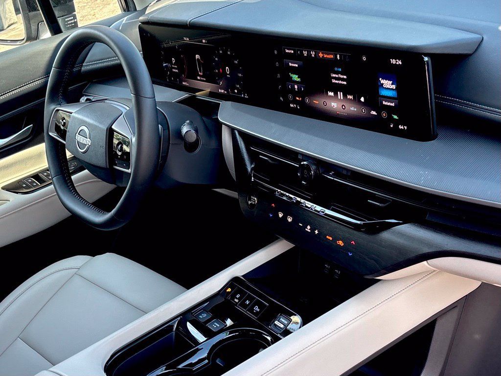 Certified 2025 Nissan Murano SV FWD image 29