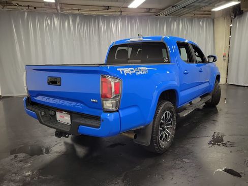 Used 2020 Toyota Tacoma TRD Sport AWD/4WD image 8