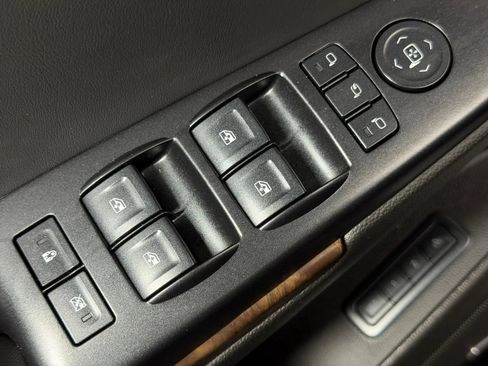 Used 2015 Chevrolet Tahoe LT RWD image 31