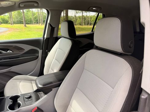 Used 2024 GMC Terrain SLE FWD image 12
