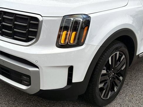 Used 2024 Kia Telluride SX w/ Towing Package FWD image 9