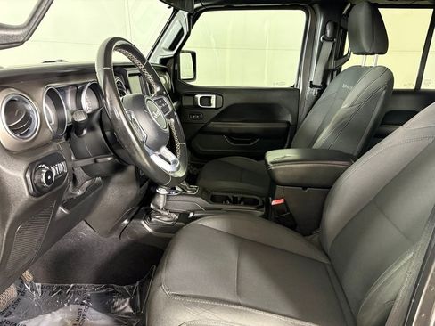Used 2020 Jeep Wrangler Unlimited Sahara AWD/4WD image 21