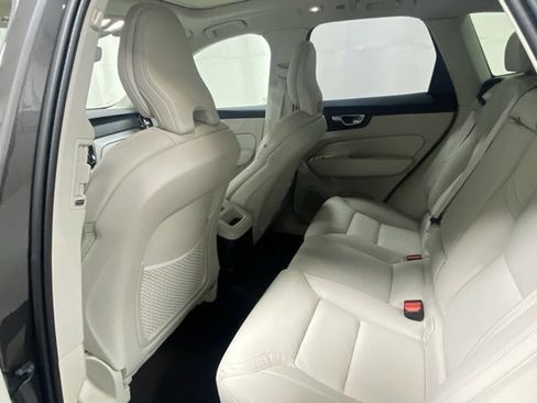 Certified 2025 Volvo XC60 T8 Ultra image 13