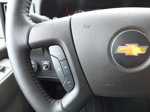 Used 2022 Chevrolet Express 3500 w/ Power Convenience Package RWD image 11