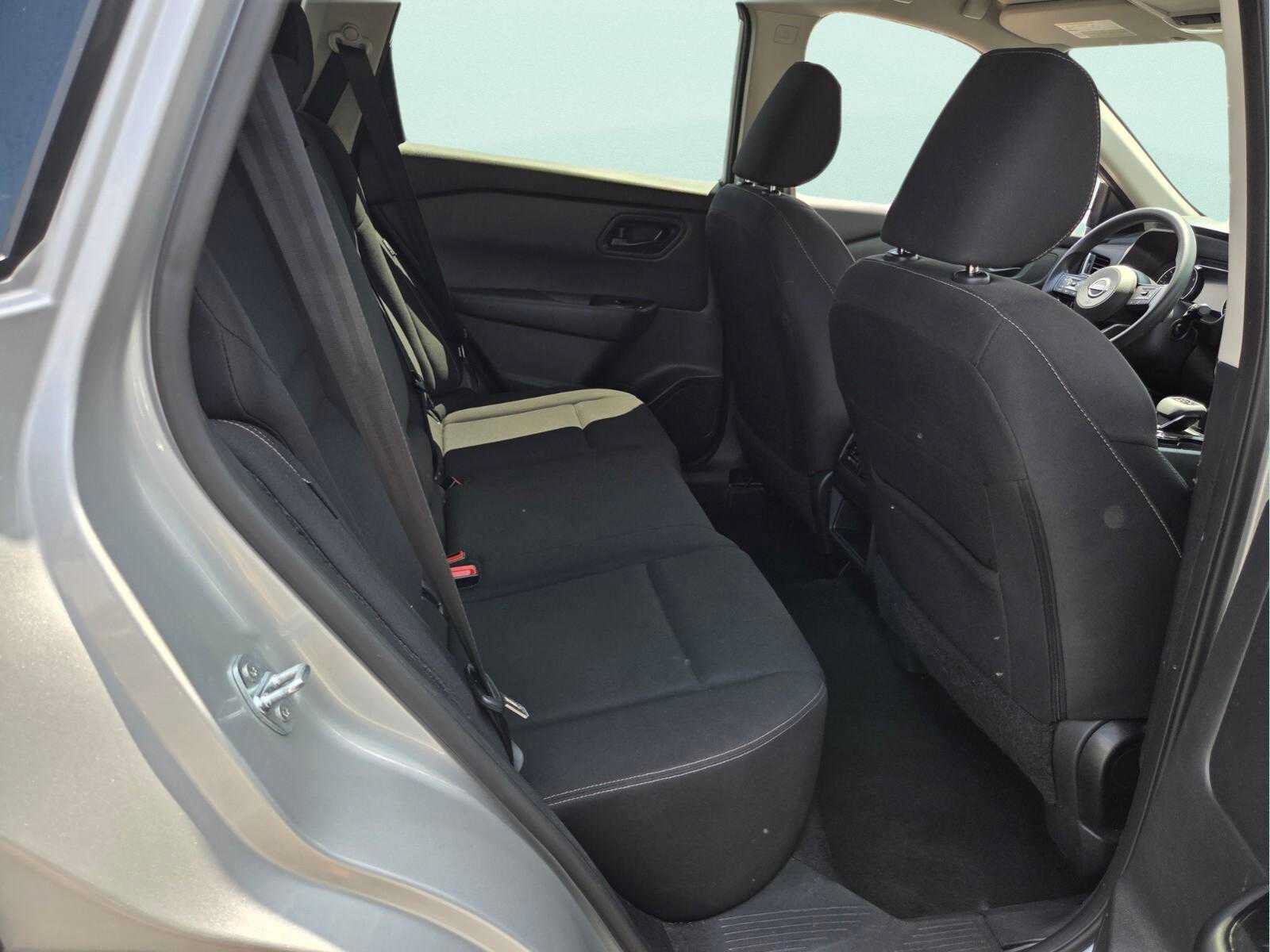 Used 2024 Nissan Rogue S FWD image 17