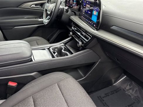 Used 2024 Chevrolet Traverse LT w/ LPO, Floor Liner Package image 20