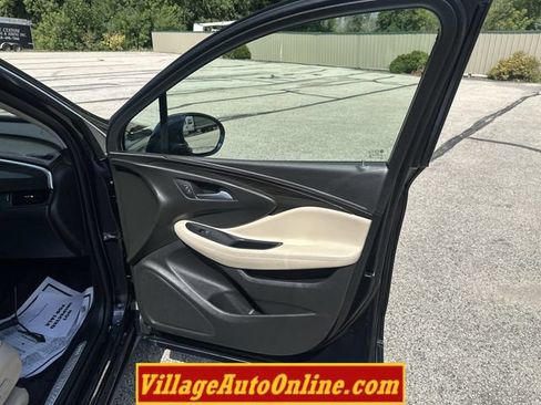 Used 2020 Buick Envision Essence AWD/4WD image 38
