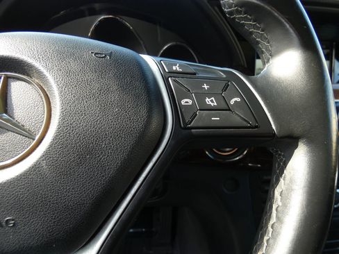 Used 2015 Mercedes-Benz GLK 350 2WD image 40