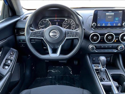 Used 2025 Nissan Sentra SV image 5