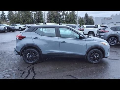 New 2024 Nissan Kicks SV w/ Exterior Package image 4