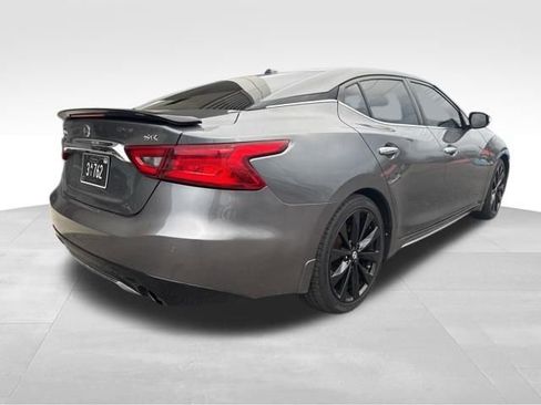 Used 2017 Nissan Maxima SR w/ Midnight Edition image 10