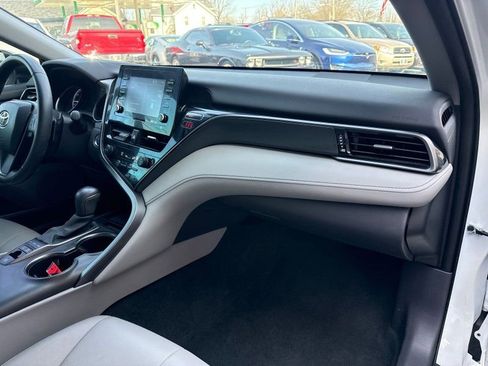 Used 2021 Toyota Camry SE image 16