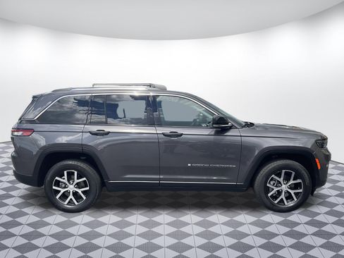 Used 2024 Jeep Grand Cherokee Limited AWD/4WD image 2