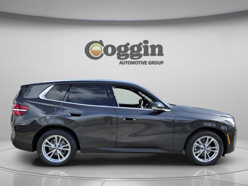 New 2025 BMW X3 xDrive30i w/ Convenience Package image 4