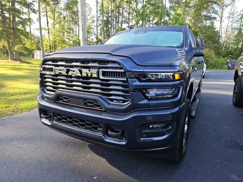 Used 2025 RAM 2500 Big Horn AWD/4WD image 2
