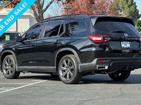 Used 2023 Honda Pilot Sport image 6