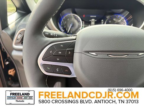 New 2027 Chrysler Pacifica Select FWD image 26