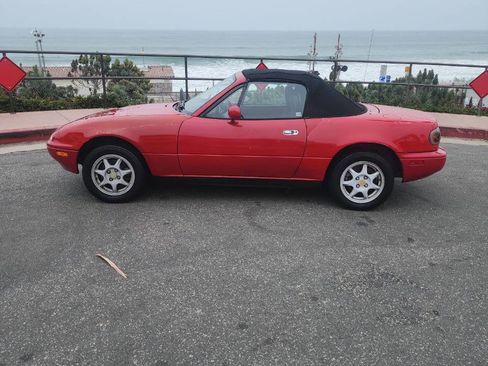 Used 1997 MAZDA MX-5 Miata M-Edition RWD image 16