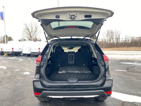 Used 2020 Nissan Rogue SV image 14