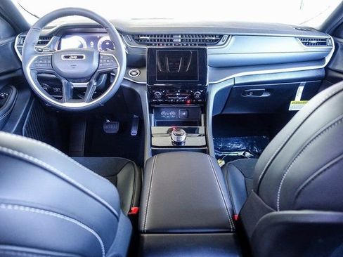New 2025 Jeep Grand Cherokee L Altitude image 22