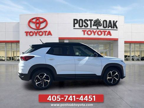 Used 2021 Chevrolet TrailBlazer RS w/ Sun and Liftgate Package AWD/4WD image 8