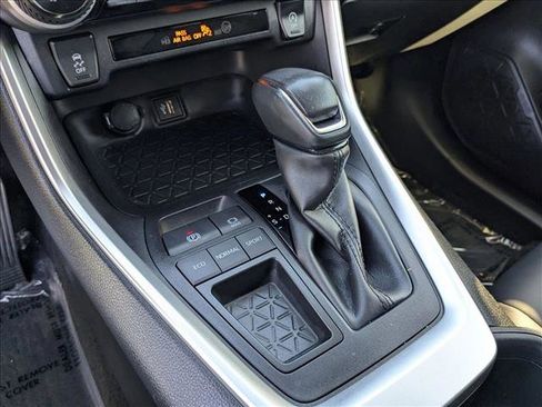 Used 2023 Toyota RAV4 XLE Premium image 12