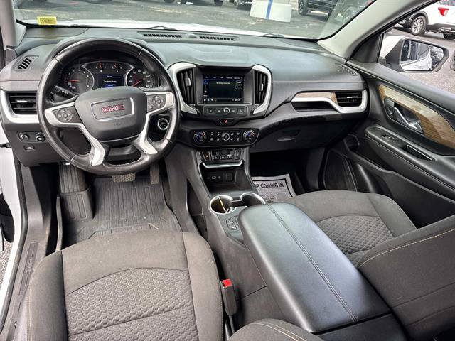 Used 2019 GMC Terrain SLE w/ Driver Convenience Package FWD image 9