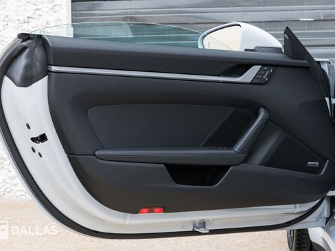 Used 2025 Porsche 911 Carrera image 20