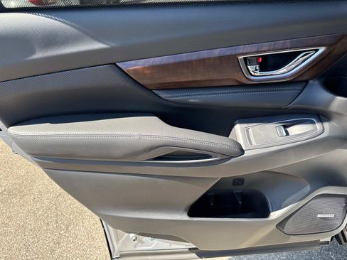 Used 2025 Subaru Ascent Touring image 13