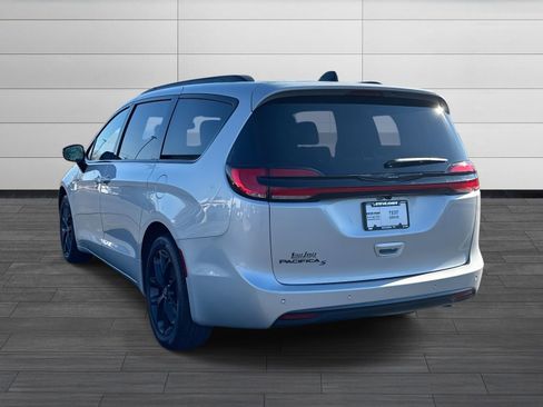 New 2026 Chrysler Pacifica Select w/ S Appearance Package FWD image 5