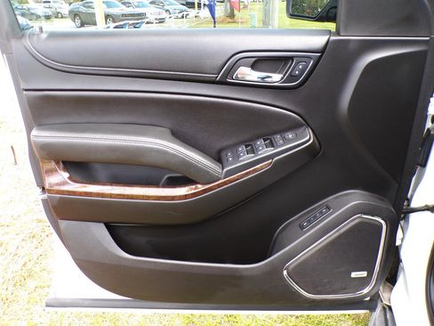 Used 2018 Chevrolet Suburban LT image 39