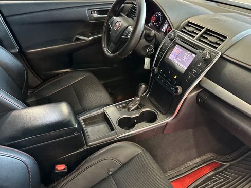 Used 2016 Toyota Camry SE FWD image 17