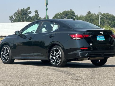 Used 2025 Nissan Sentra SR FWD image 6