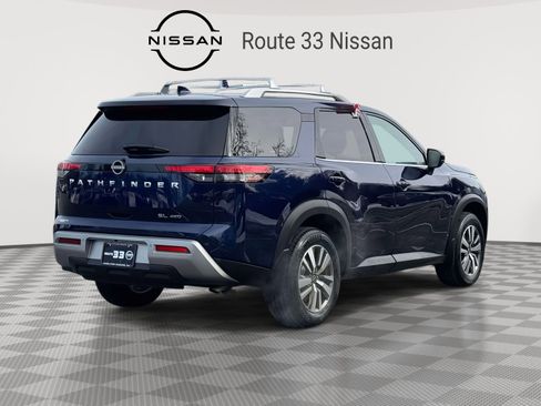 Used 2023 Nissan Pathfinder SL image 4