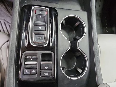Used 2024 Honda Pilot Touring image 21