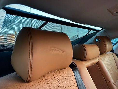 Used 2019 Jaguar XJ R-Sport image 31