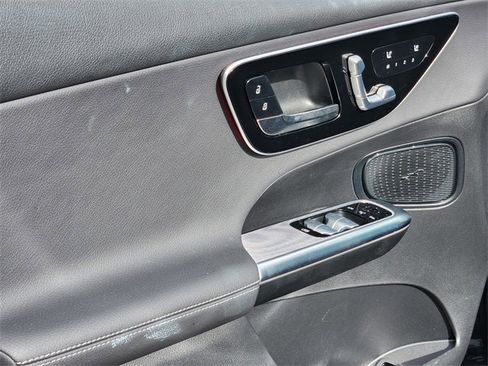 Certified 2025 Mercedes-Benz GLC 300 4MATIC image 10