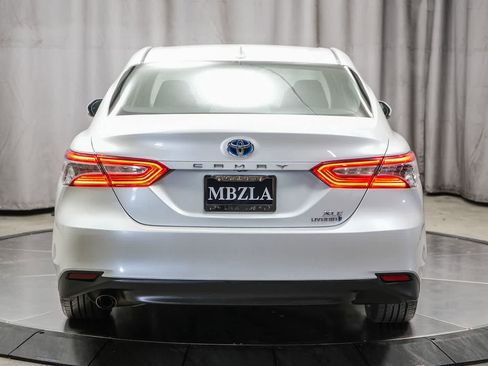 Used 2020 Toyota Camry XLE w/ Carpet Mat Package image 7