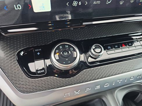 New 2025 Ford Expedition Platinum w/ Stealth Performance Package image 22