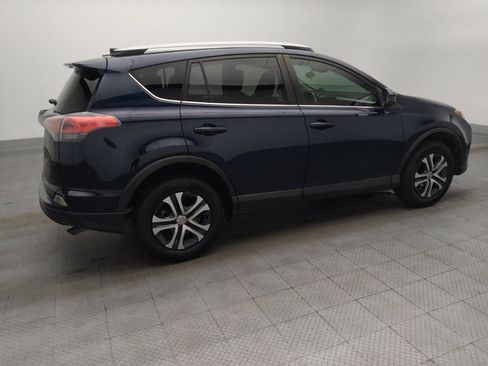 Used 2018 Toyota RAV4 LE FWD image 10