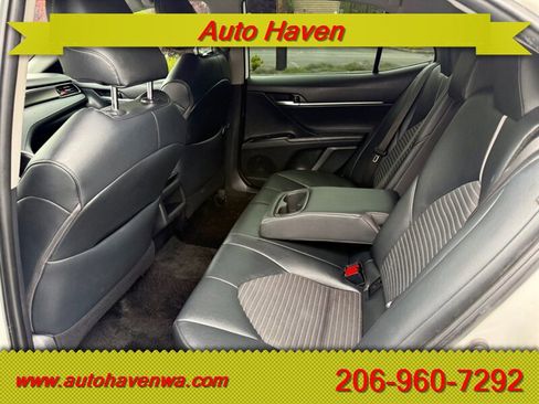Used 2019 Toyota Camry SE FWD image 10