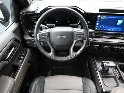 Used 2022 Chevrolet Silverado 1500 ZR2 w/ Technology Package AWD/4WD image 26