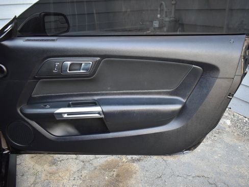 Used 2019 Ford Mustang GT image 32