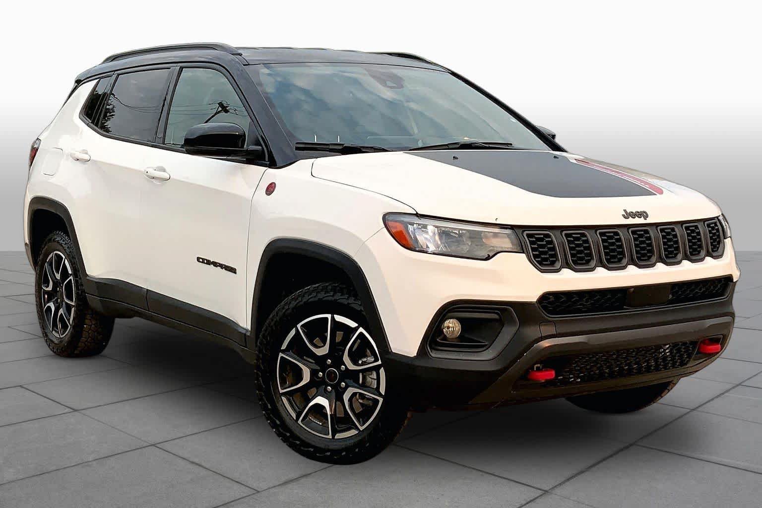 Used 2026 Jeep Compass Trailhawk AWD/4WD image 3