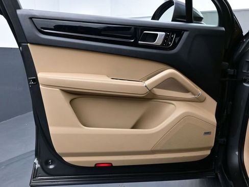 Certified 2021 Porsche Cayenne S AWD/4WD image 7