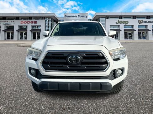 Used 2019 Toyota Tacoma SR5 RWD image 3
